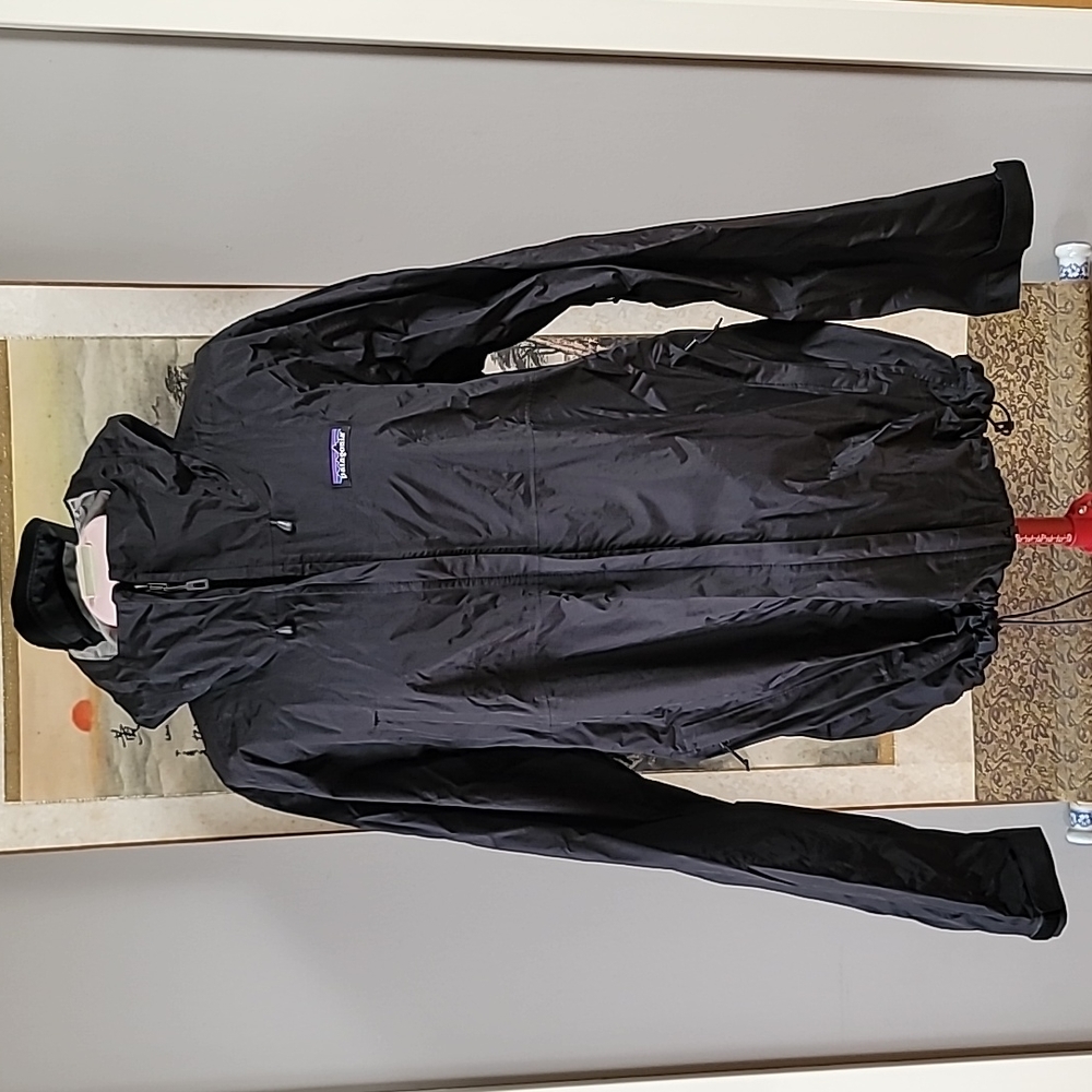Men's Black Patagonia Jacket w Hood
